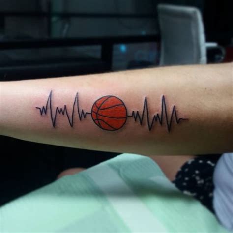 Tatuajes de baloncesto para mujer